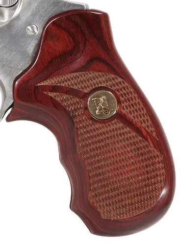 pachmayr-laminated-wood-grips-ruger-sp101-rosewood-checkered