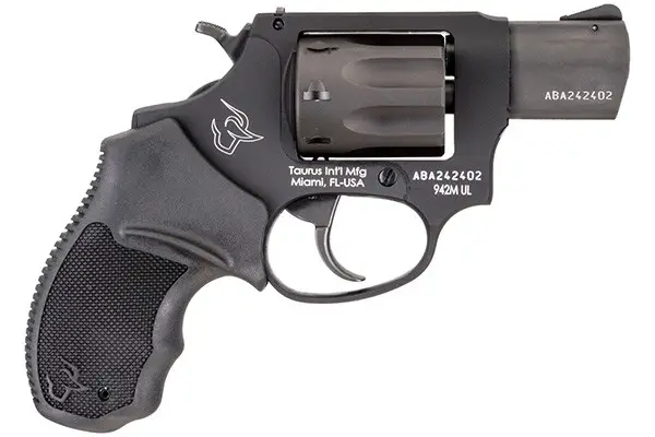 taurus-942-22mag-revolver-2-black-ultralight-8rd