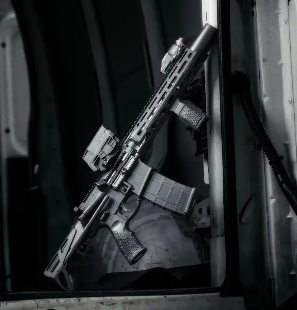 daniel-defense-pdw-regulator-300blk-sbr-7bbl-silencer-co-omega-can-amg-uh1-g2-optic-1-30rd